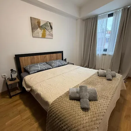 Aura In Centre With Free Parking * Скопье