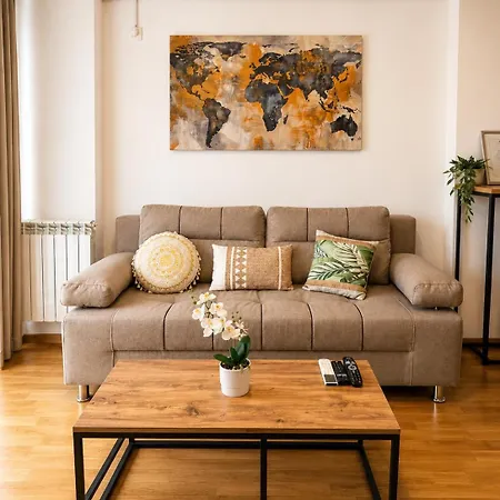 Aura In Centre With Free Parking *