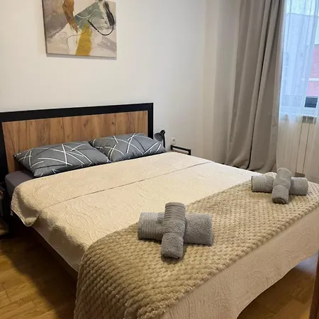 Aura In Centre With Free Parking Апартаменты