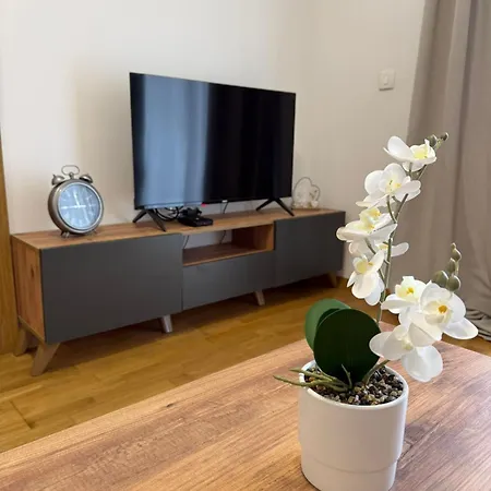 Aura In Centre With Free Parking *