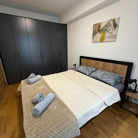 Aura In Centre With Free Parking *